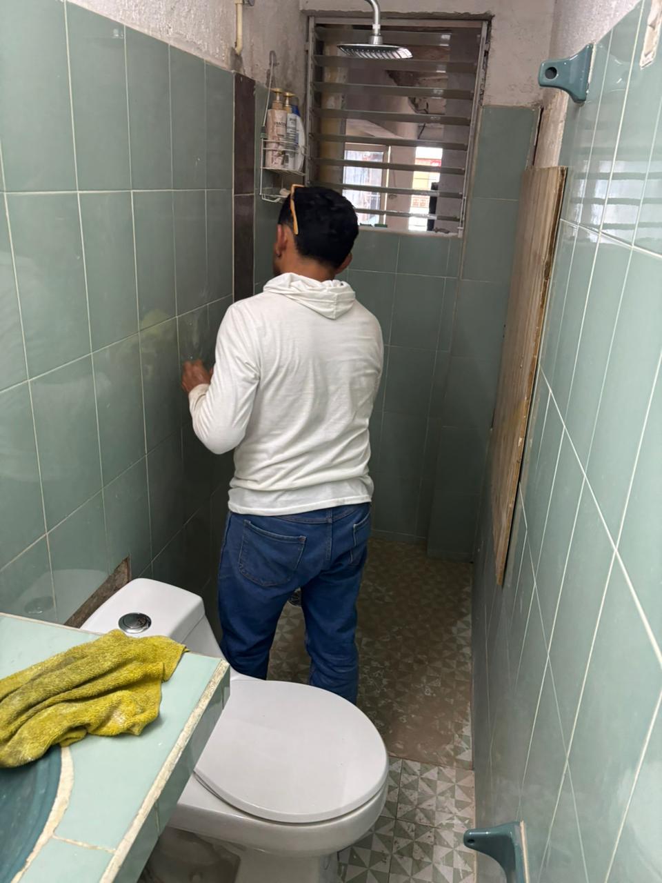Trabajo de plomeria y remodelacion en bano