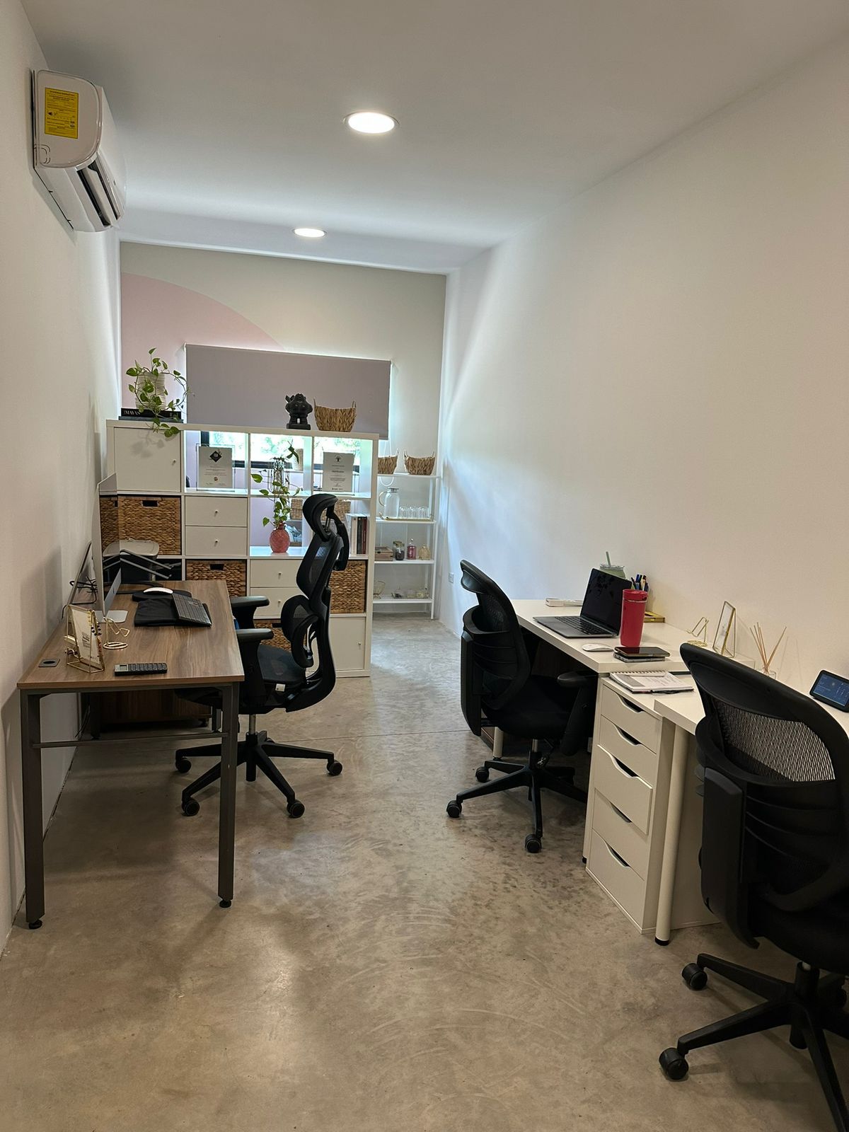 Oficina remodelada con minisplit instalado